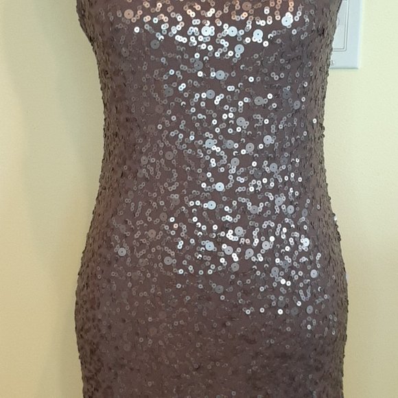 Excellent condition!  Stunning Max Studio Plum Sequin Bodycon Tank Dress - Picture 4 of 10